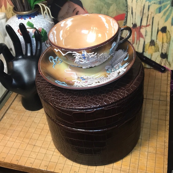 Dragonware Lusterware Dragon Moriage Large Cup Saucer Set EAC Beige w Box - Picture 3 of 17